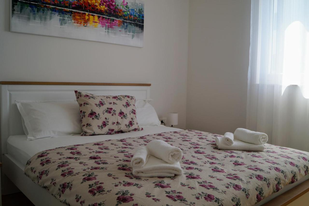 Apartment Ivona With Beautiful Seaview ماكارسكا المظهر الخارجي الصورة