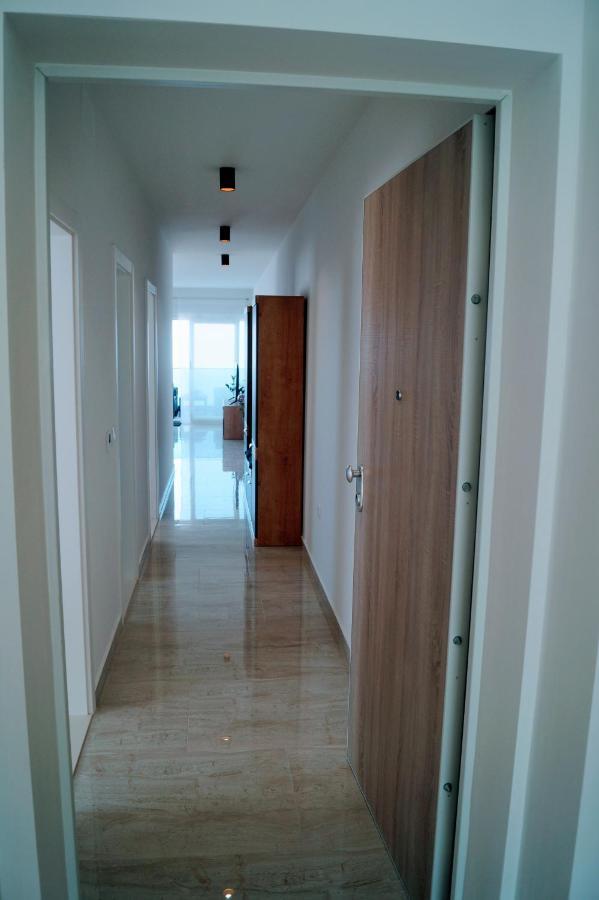 Apartment Ivona With Beautiful Seaview ماكارسكا المظهر الخارجي الصورة